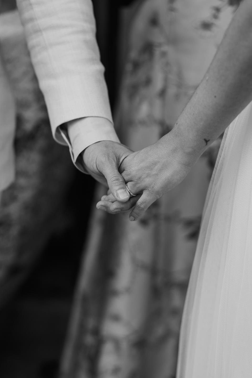 hands | Laura Stramacchia | Wedding Photography